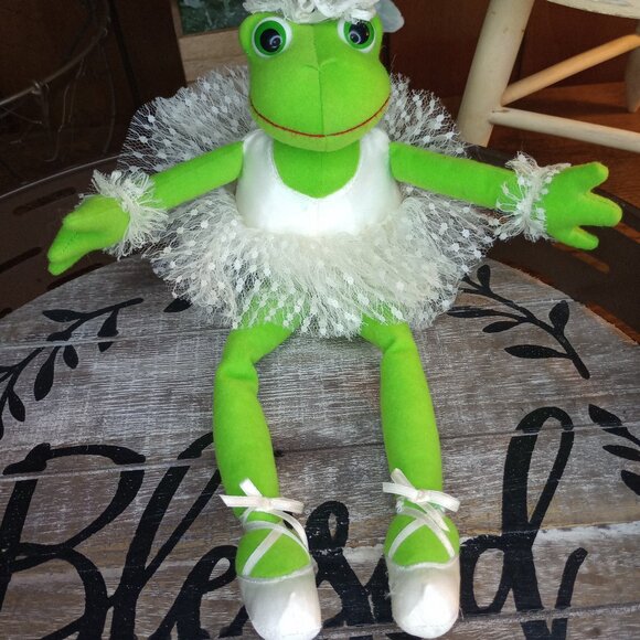 Bettina Ballerina Frog Plush by Russ 12" Berrie Green/White - Picture 2 of 4